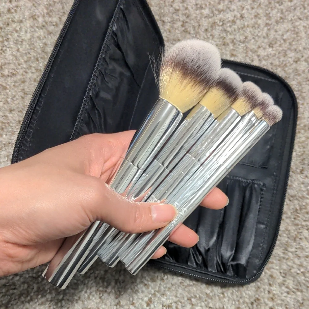 It Cosmetics Your Beautiful Basic Airbrush 101 5-piece Makeup Brush Set - Picture 4 of 8